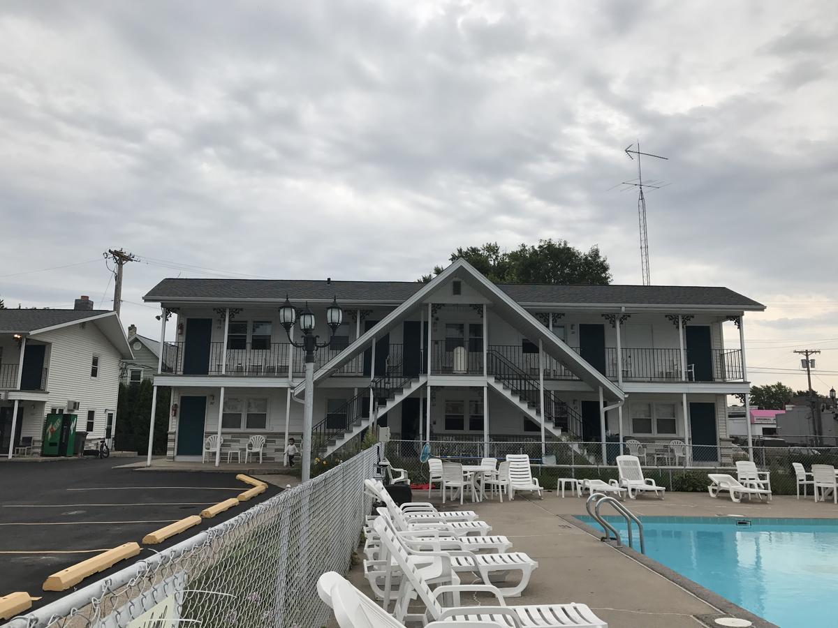 Gables Motel Wisconsin Dells Exterior foto