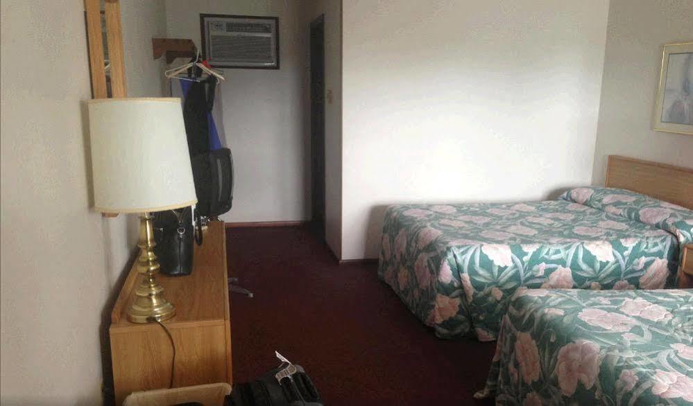Gables Motel Wisconsin Dells Exterior foto